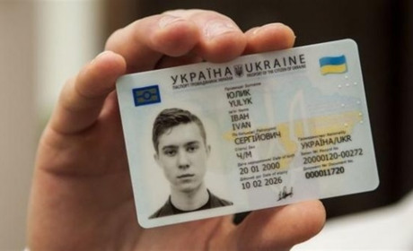 Вам не відмовлять у праві голосувати, якщо у вас пластиковий паспорт у вигляді ID-картки