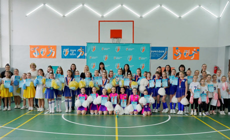 Команда Жмеринського ліцею №5 виборола перемогу у змаганнях з черлідингу: відео кращих моментів