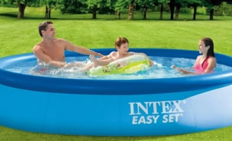 Надувні басейни Bestway та Intex: порівняння моделей для дорослих та дітей