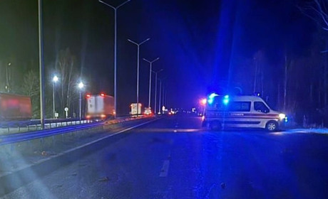 Вантажівка, яка рухалася у напрямку Звягеля, на смерть збила пішохода