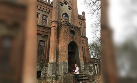 Літо в готичному стилі: палац Даховських можна відвідати з дегустацією 
