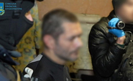 На Сумщині судитимуть чоловіка, який на замовлення підпалював будівлі ТЦК та автомобілі військових