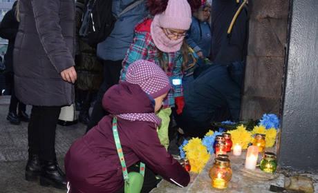 Колись нас хотіли знищити голодом, тепер – темрявою та холодом. Пам’ятаємо. Єднаємося. Переможемо!