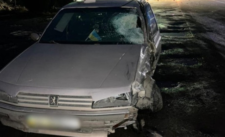 У Шипинцях мотоцикліст в'їхав у авто