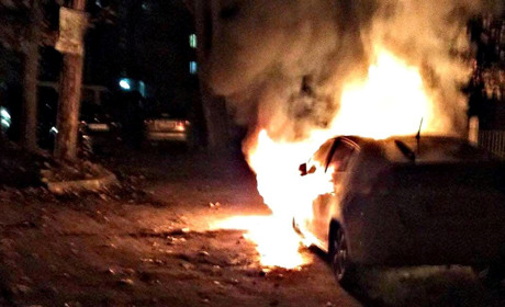 Автомобіль Хонда згорів у вечірній час на вулиці Тарнавського в Червонограді