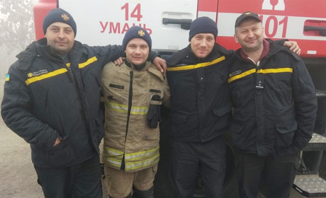 Уманські рятувальники допомагають гасити лісові пожежі в Чорнобильській зоні