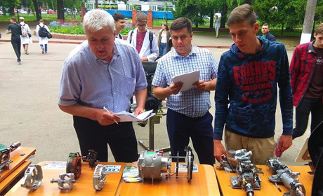 Барські коледжі взяли участь в Обласній виставці технічної творчості: фоторепортаж