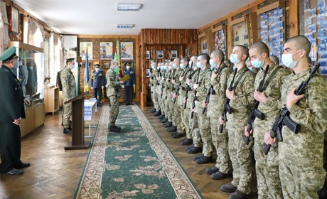 28 новобранців-прикордонників присягнули на вірність українському народові