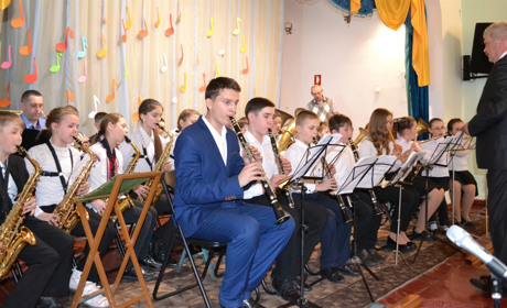 Доля музичної школи у Володимирці. Гільйотина для культури і мистецької освіти чи старт партисипації