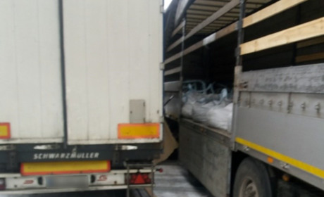 Водія вантажівки на заправці смертельно травмував вантаж