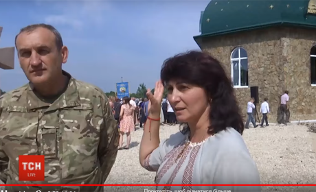 Біля каплиці-пантеону освятили пам’ятник загиблим військовим: що було в небі (відео ТСН)
