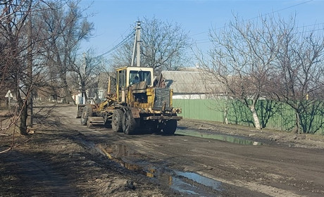 Петропавлівська громада починає наводити лад на території
