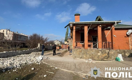 Ворожі обстріли Херсонщини: окупанти завдали ударів з РСЗВ, артилерії та безпілотників