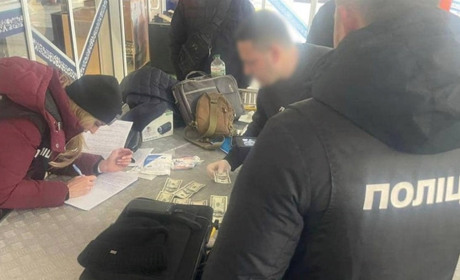 На Черкащині затримали чоловіка під час одержання неправомірної вигоди
