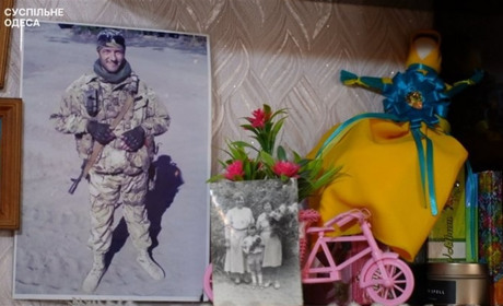 Катували в підвалах Нової Каховки, зник безвісти у Кринках: мати чекає на свого сина