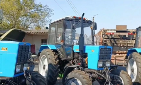 Гауляйтер Каховки “подарував” фермерам браковану техніку