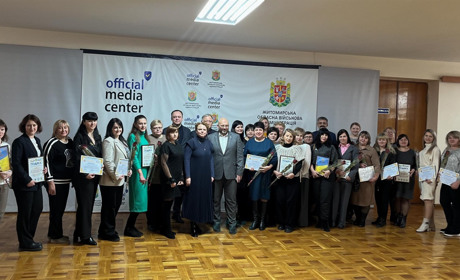 Звягельські педагоги серед кращих: освітяни отримали відзнаки за успішну сертифікацію