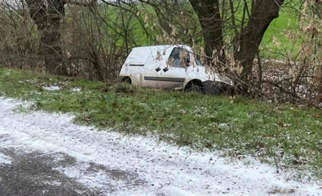 Ожеледиця: біля Вигоди три авто злетіли в кювет за 100 метрів один від одного