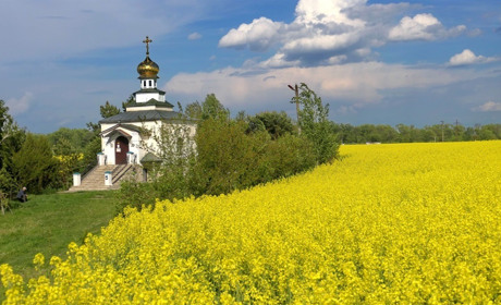 Історія Чернечих джерел у Глухові та храму на них