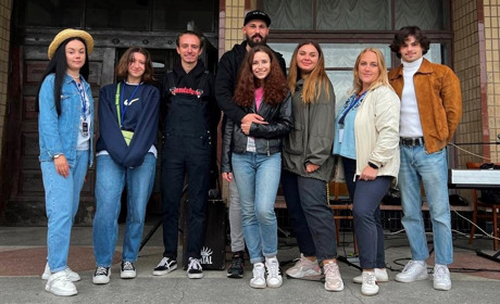 Активістка із Городоччини організувала благодійний концерт групи «Red Side» для свого однокласника