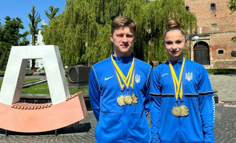 Дрогобицькі акробати привезли три “золота” з чемпіонату України у Вінниці