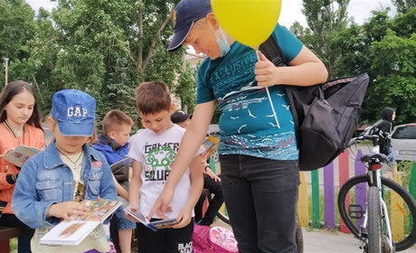Херсонські бібліотеки провели велодень для дітей: це помітили навіть у національній бібліотеці