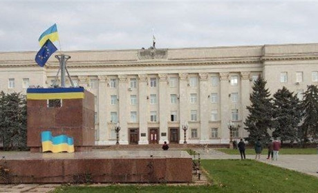 Херсон — це Україна: Містяни зустрічають ЗСУ з українськими прапорами
