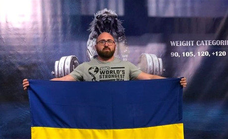 У змаганнях з богатирської тяги у Єревані Газаєв здобув дві нагороди найвищого гатунку