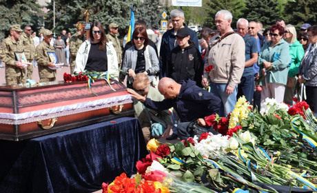 В Южноукраїнську попрощалися з 34-річним солдатом – Сергієм Сіряком