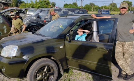 Позашляховик для ЗСУ: політкиня з Переяслава передала авто на фронт воїнам-землякам