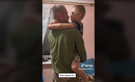 "Це був не сон?": звягельський хлопчик не повірив, що тато повернувся з фронту