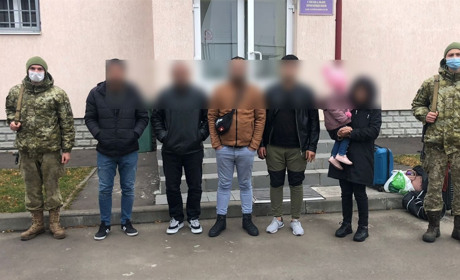 Прикинулися блогерами, а насправді їхали в Німеччину – біля кордону затримали 6 громадян Туреччини