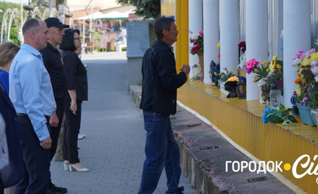 Втратили сина і тепер допомагають іншим дітям. Як батьки загиблого Артема Гончарука підтримують ЗСУ