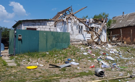 У Шосткинському районі через ворожий обстріл поранена літня жінка