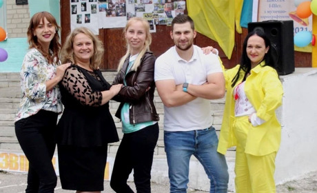 Вітаємо зі святом Останнього дзвоника педагогів та учнів Брагинівської громади