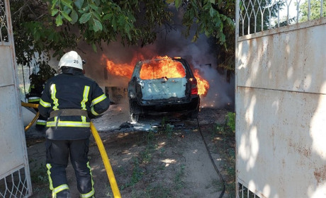 В Измаиле дотла выгорел автомобиль
