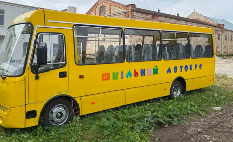 Новий «Отаман» для учнів: Сатанівська громада розширила автопарк шкільних автобусів