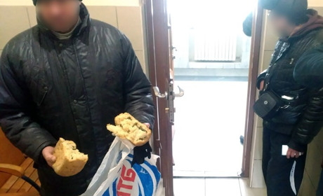 Мешканець Покровська переносив нелегальні набої у буханці хліба
