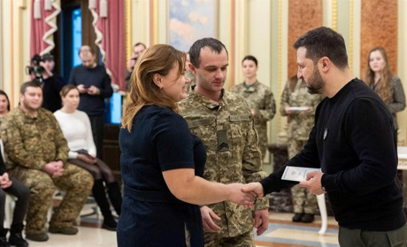 Герой України із Сарненщини отримав сертифікат на квартиру від держави