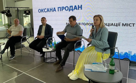 Виклики війни й спільні дії: у Хмельницькому зібралися лідери територіальних громад