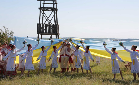 Як на Луганщині відзначили 83-й день народження області у Кремінній і Сватовому: фото і відео