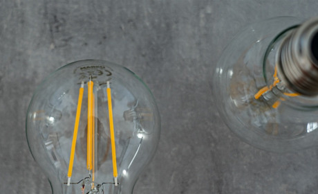 Старі на LED: скільки ще обмінюватимуть лампочки на Сарненщині