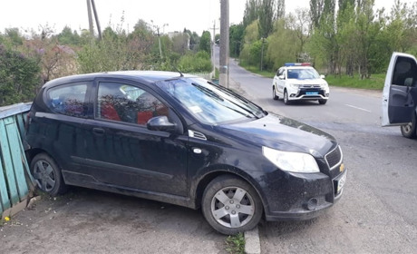 Два ДТП на вулицях Жмеринки: протаранив відбійник на вулиці Шекінська і в’їхав в Mercedes