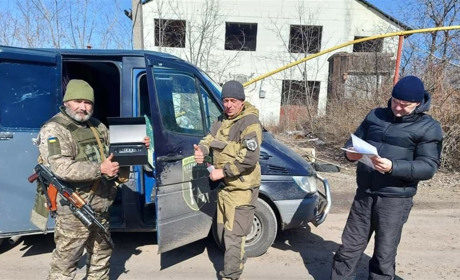 На День добровольця мер Фастова і депутат облради вирушили у зону АТО