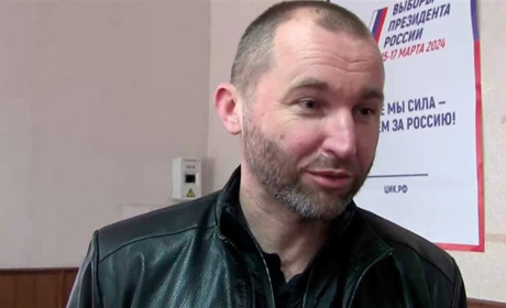 Розмахував стволом: як гауляйтер Каховки зустрів окупантів, що звернулися до нього за допомогою