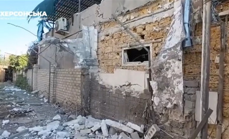 Люди налякані, але живі: окупанти зранку обстріляли Херсон