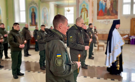 Нетішинські гвардійці згадали загиблих воїнів сил оборони України та помолилися за їхні душі