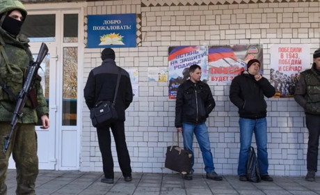 Готуються до мобілізації. На Луганщині чоловіків змушують щомісяця відвідувати т.зв. "військкомати"