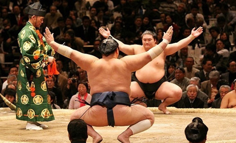 Первым украинцем, попавшим в японский императорский клуб сумо, стал спортсмен из Мелитополя