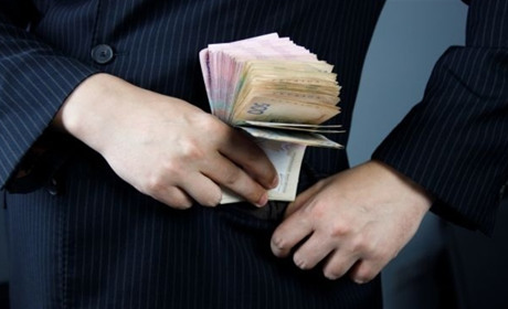 Жінка із Сватівщини віддала шахраям 10 000 гривень, щоб отримати свій «виграш» від «Пошторг»